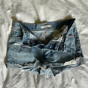 Levi Wedgie Denim Shorts Distressed (size 26)
